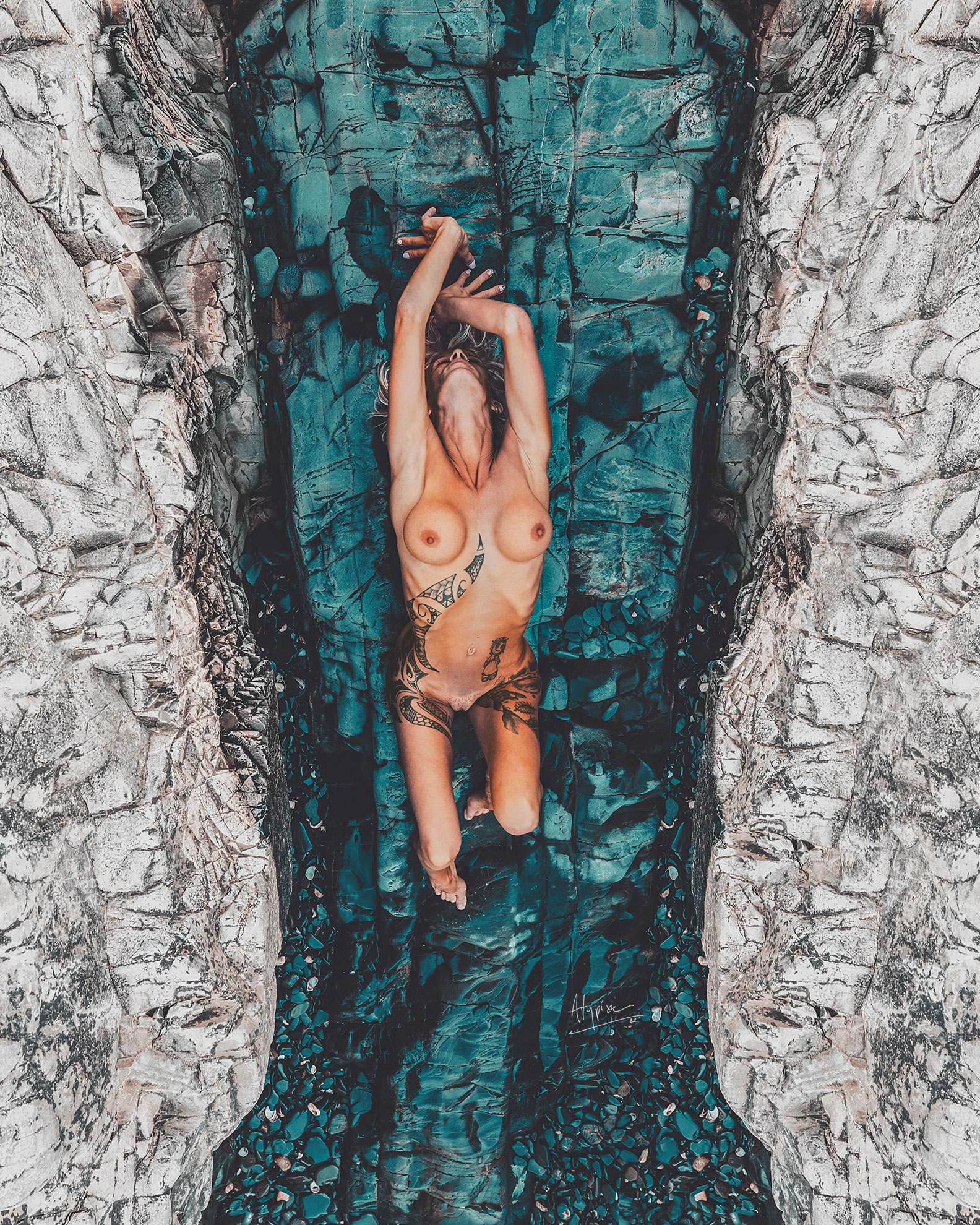 serie Gravity by Atypixe